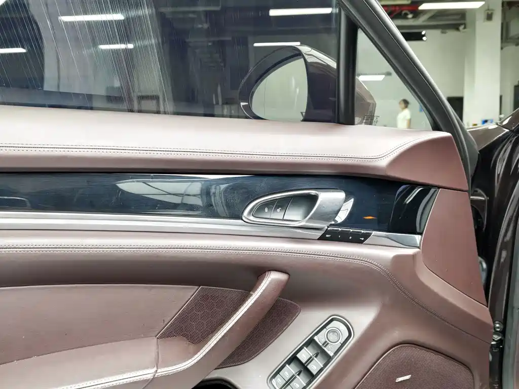 Porsche Panamera — миниатюра 8