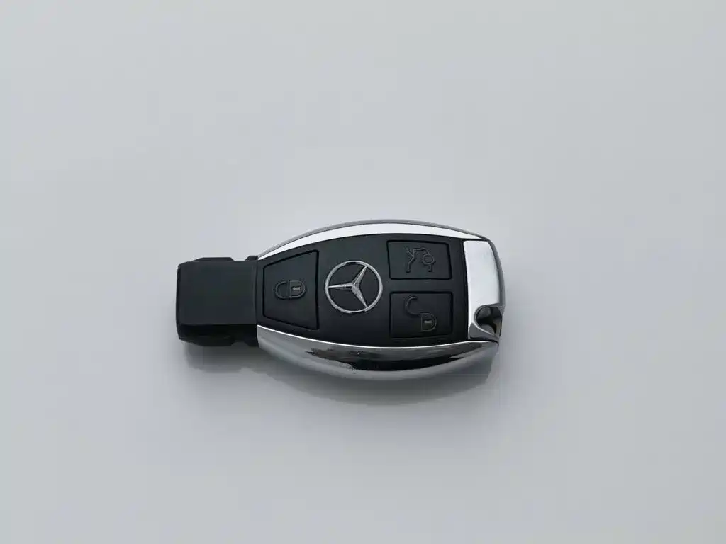 Mercedes-Benz E-Class — миниатюра 19