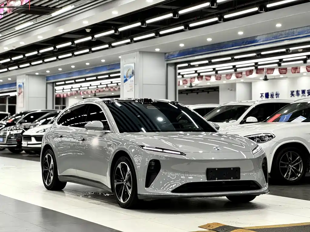 NIO NIO ET5T
