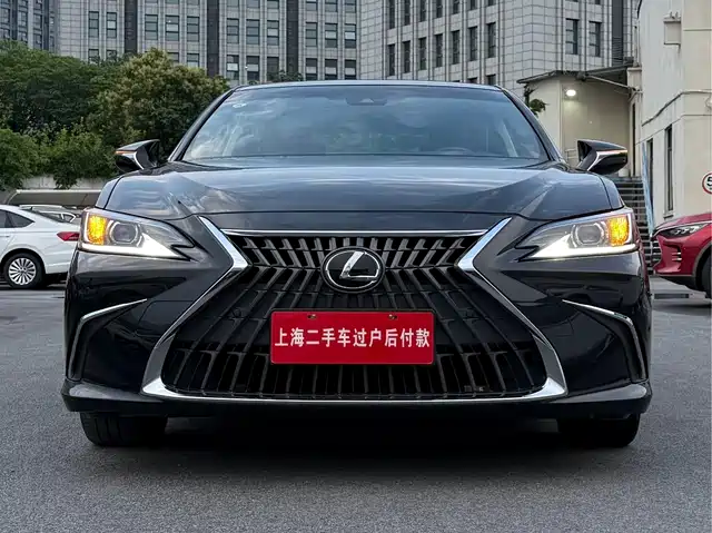 Lexus ES 2022 260 — фото 1