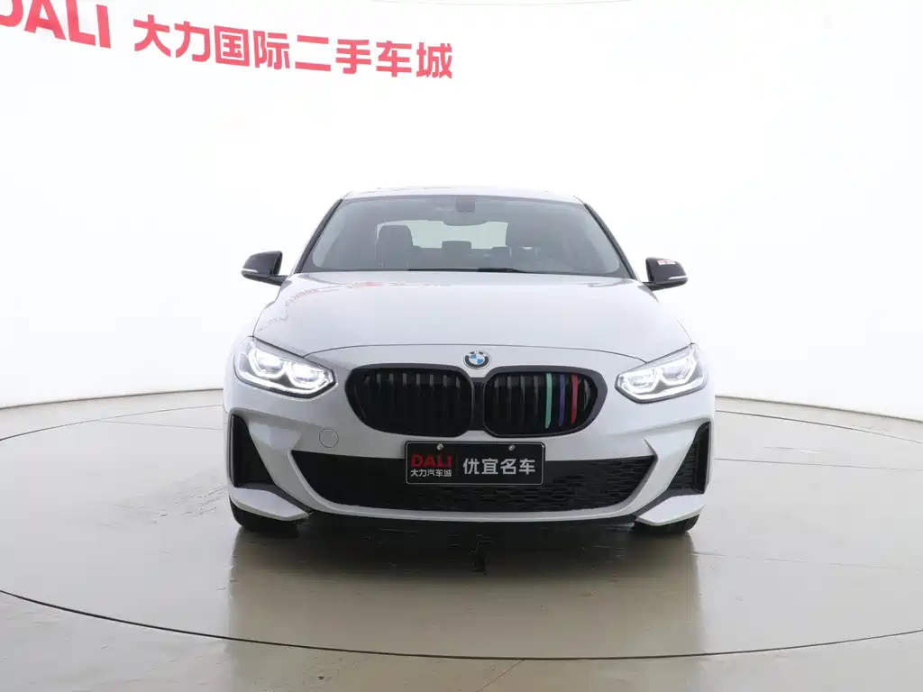 BMW  1 SERIES