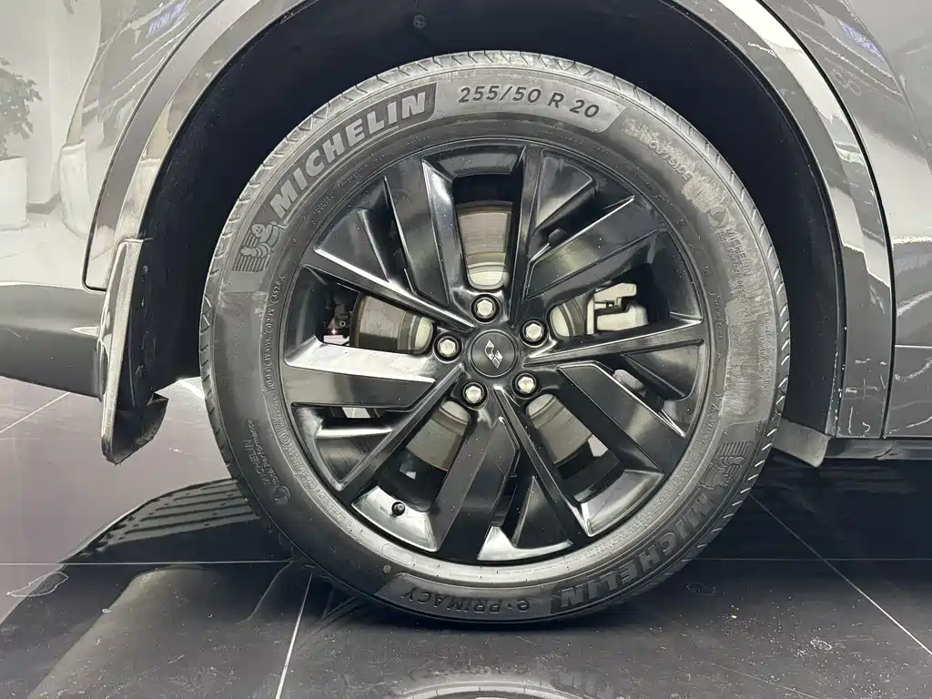 Li Auto Li L8 — миниатюра 4