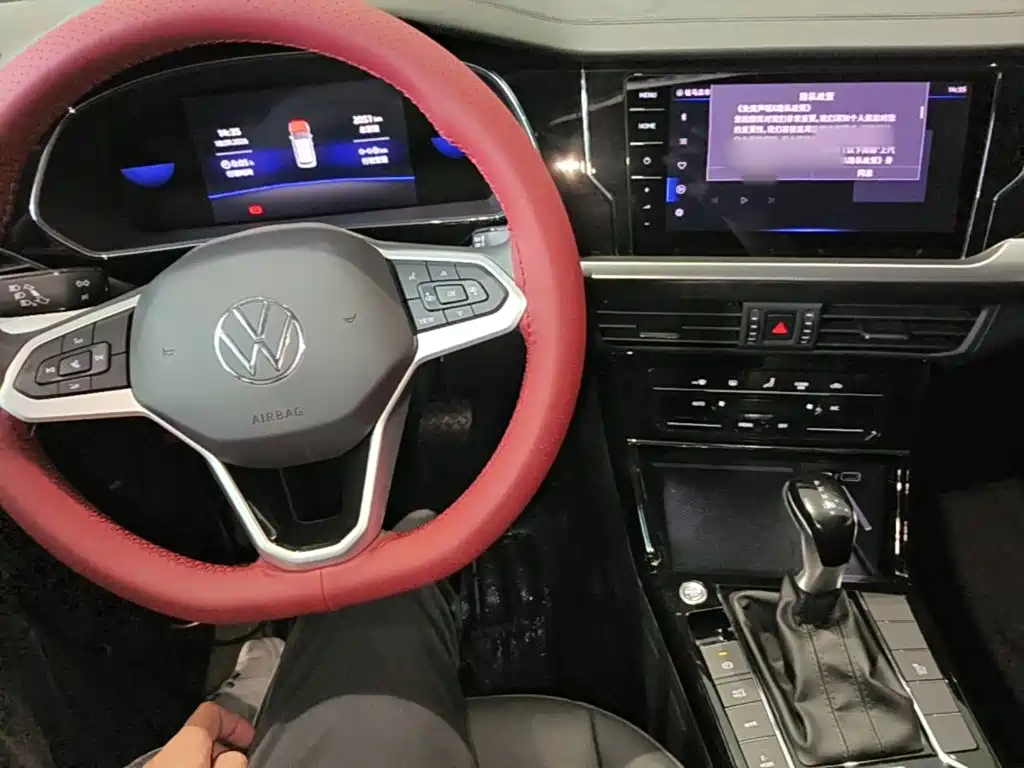 Volkswagen Passat PHEV — миниатюра 10