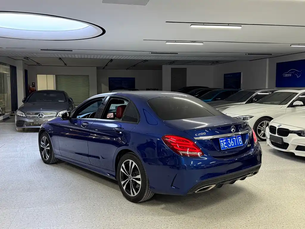 Mercedes-Benz C-Class — миниатюра 6