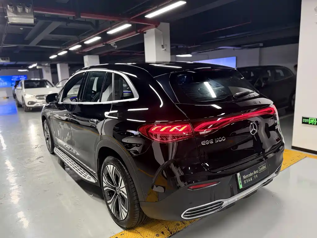 Mercedes-Benz EQE SUV — миниатюра 12