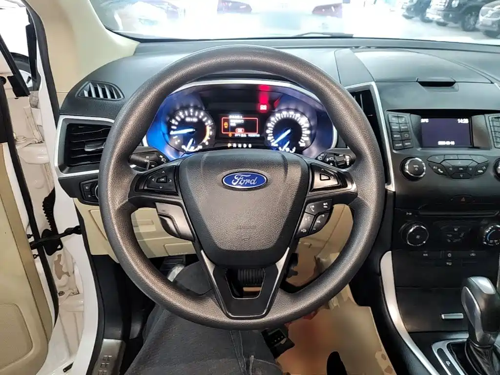 Ford Edge — миниатюра 11