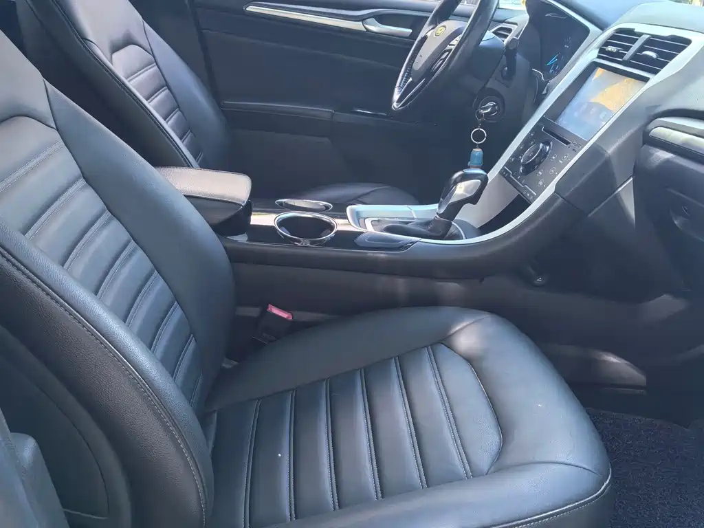 Ford Mondeo — миниатюра 9