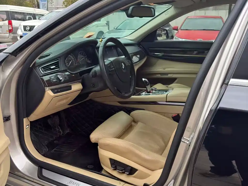 BMW 7 Series 7 2011 740Li