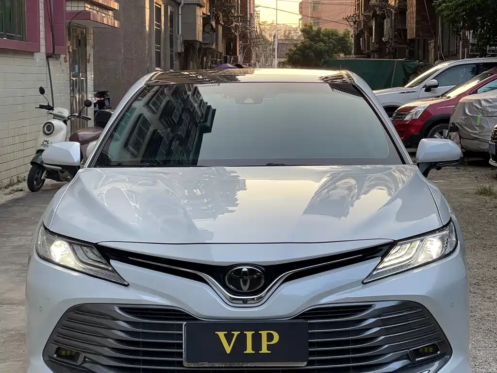 Toyota Camry — миниатюра 2