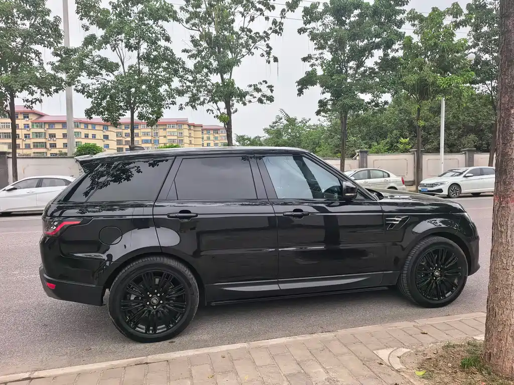 Land Rover Sport PHEV — миниатюра 18