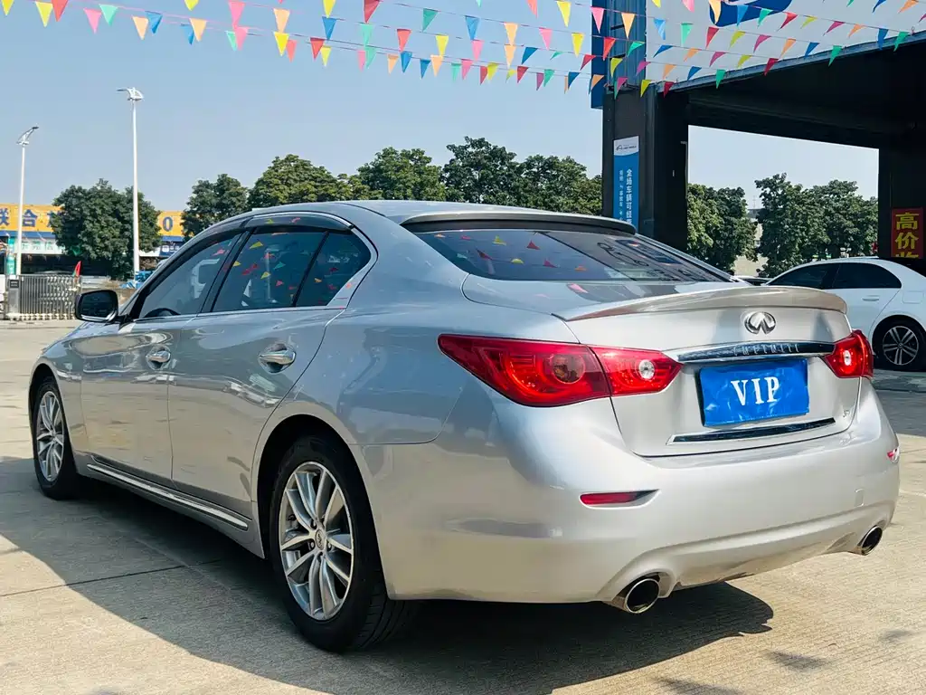 INFINITI Q50L