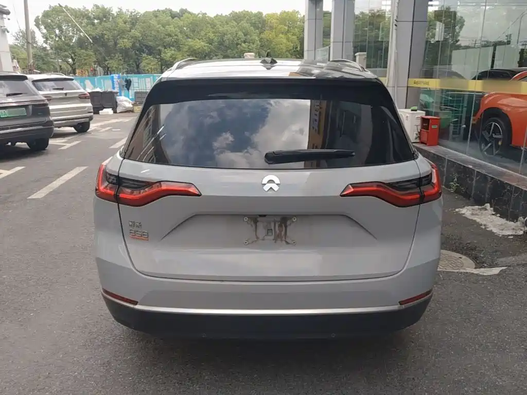 NIO ES8 — миниатюра 6