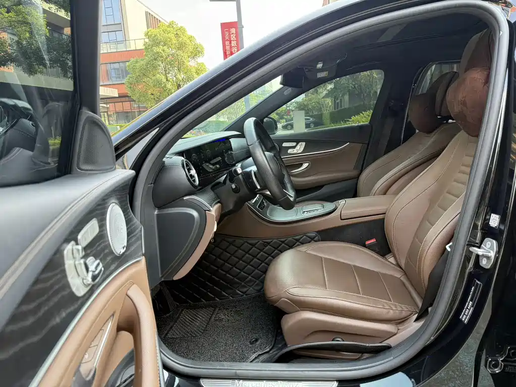 Mercedes-Benz E-Class — миниатюра 4