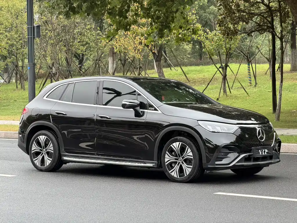 Mercedes-Benz EQE SUV — миниатюра 3
