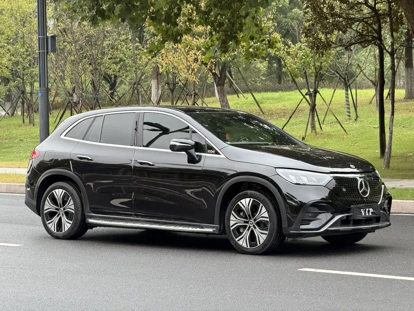 Mercedes-Benz EQE SUV