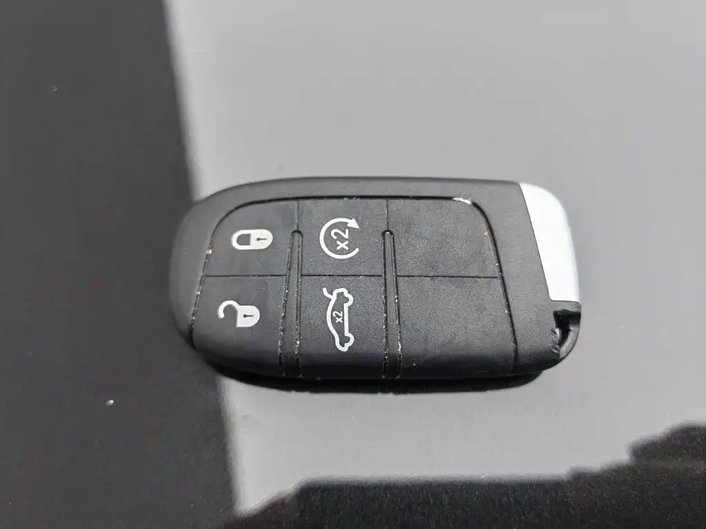 Jeep Cherokee (Import) — миниатюра 19