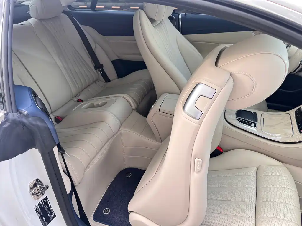 Mercedes-Benz E-Class (Import) — миниатюра 22