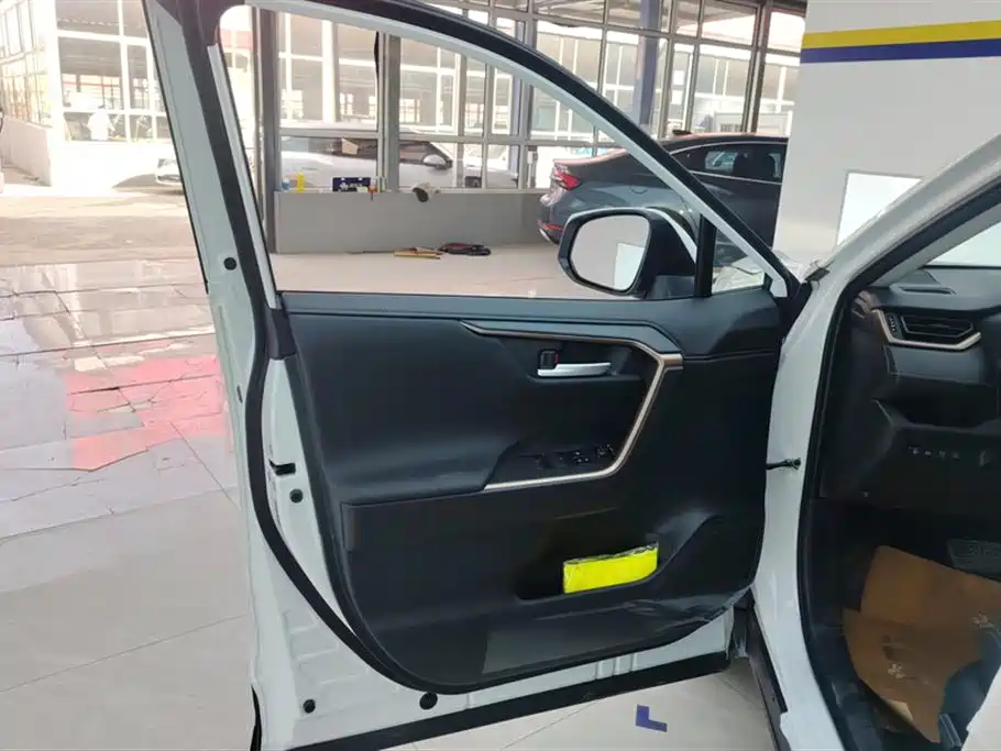 Toyota Wildlander 2024 2.5L E-CVT Luxury PLUS