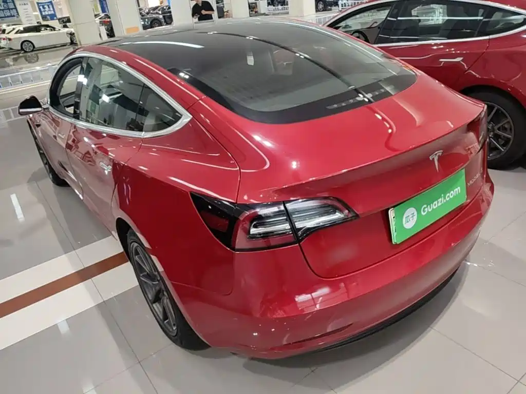 Tesla Model 3 — миниатюра 5