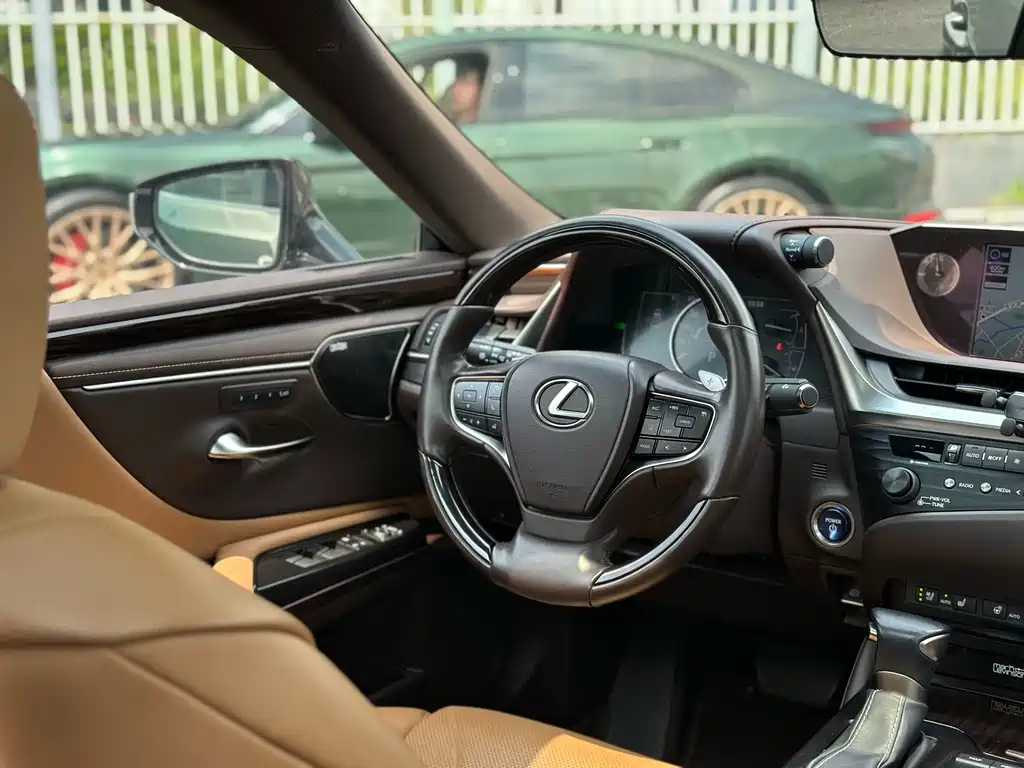 Lexus ES — миниатюра 21