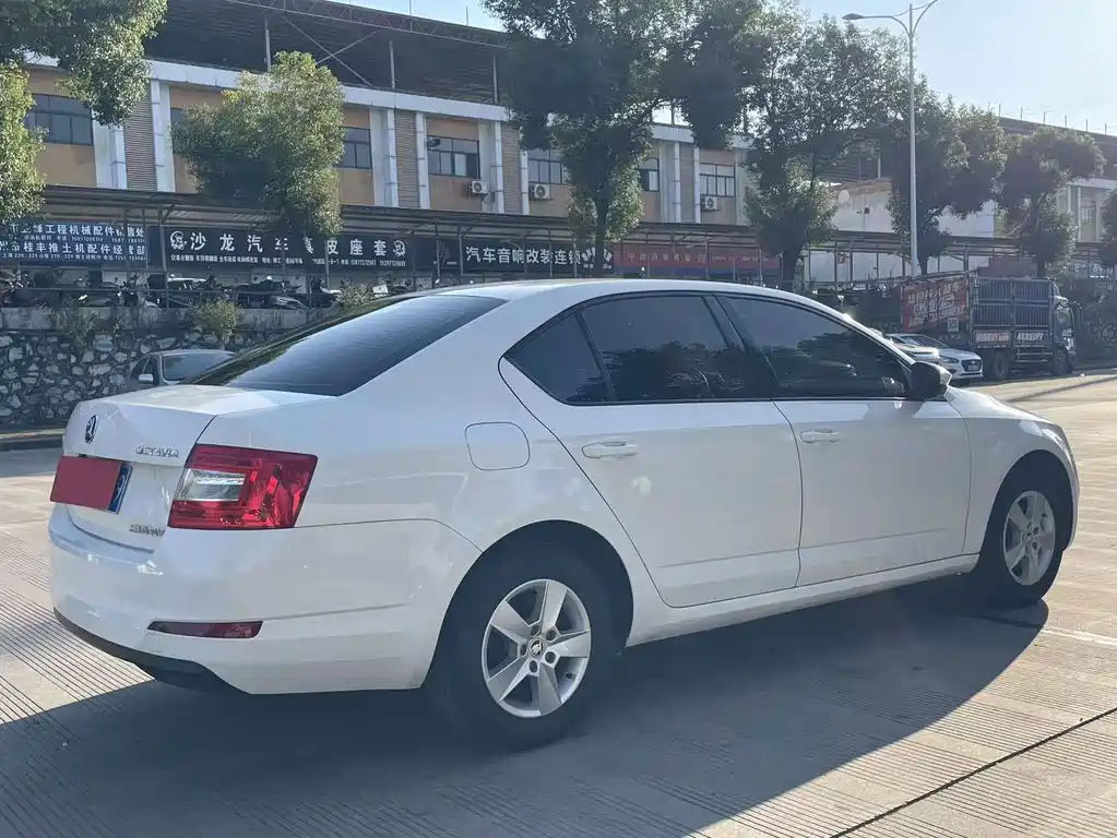Skoda Octavia — миниатюра 8