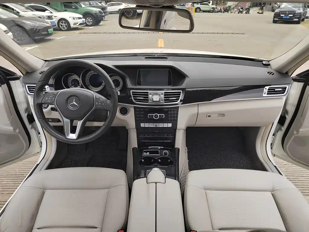 Mercedes-Benz E-Class — миниатюра 4
