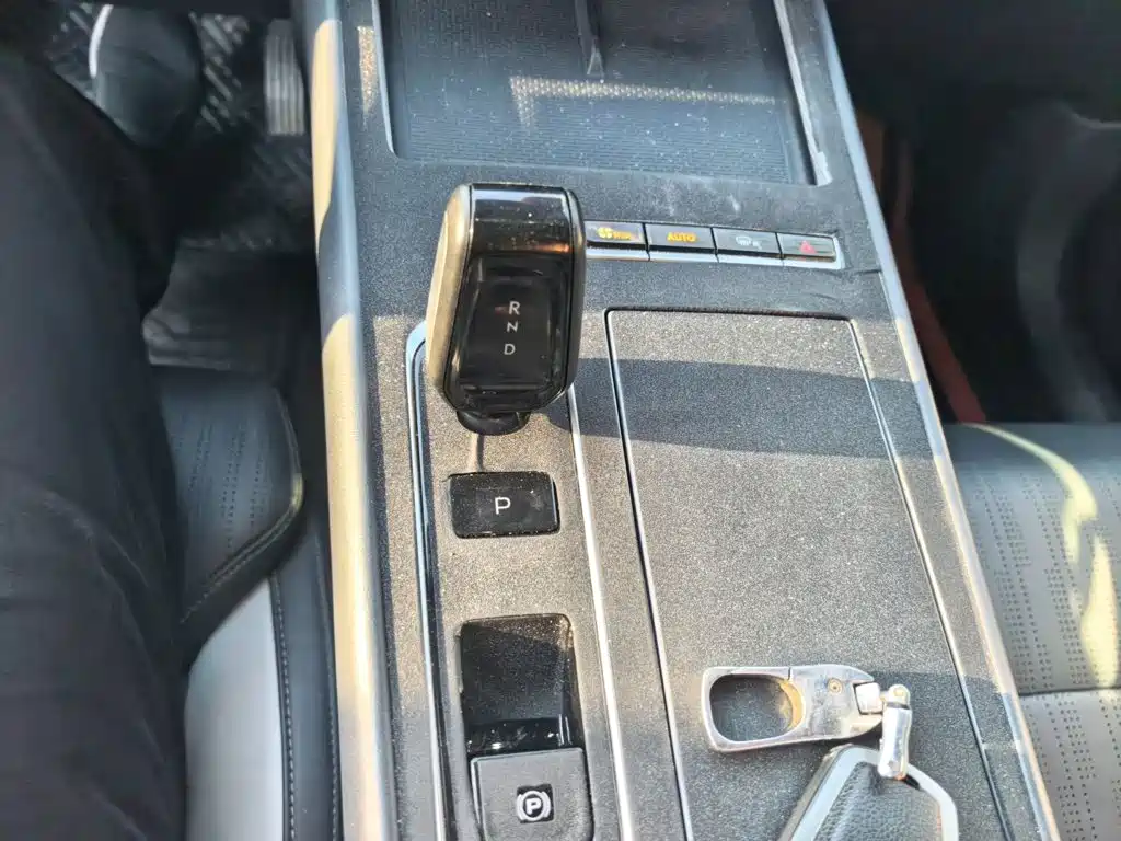 Geely Boyue L — миниатюра 10