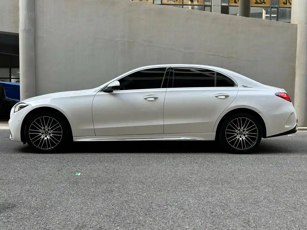 Mercedes-Benz C-Class — миниатюра 3