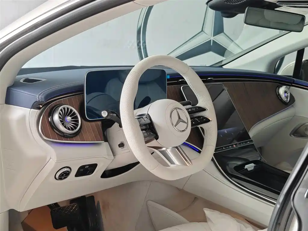 Mercedes-Benz EQE 2025 500 4MATIC