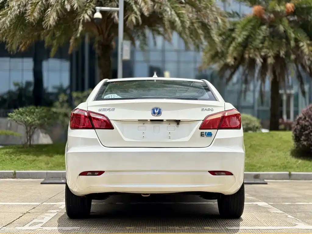 Changan Eado New Energy — миниатюра 14