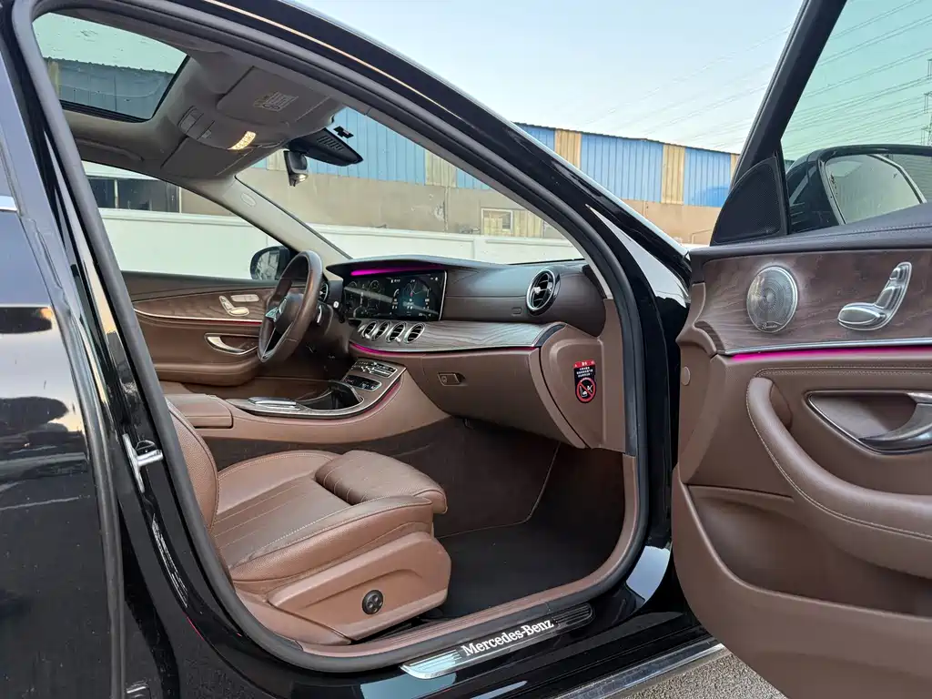 Mercedes-Benz E-Class — миниатюра 21