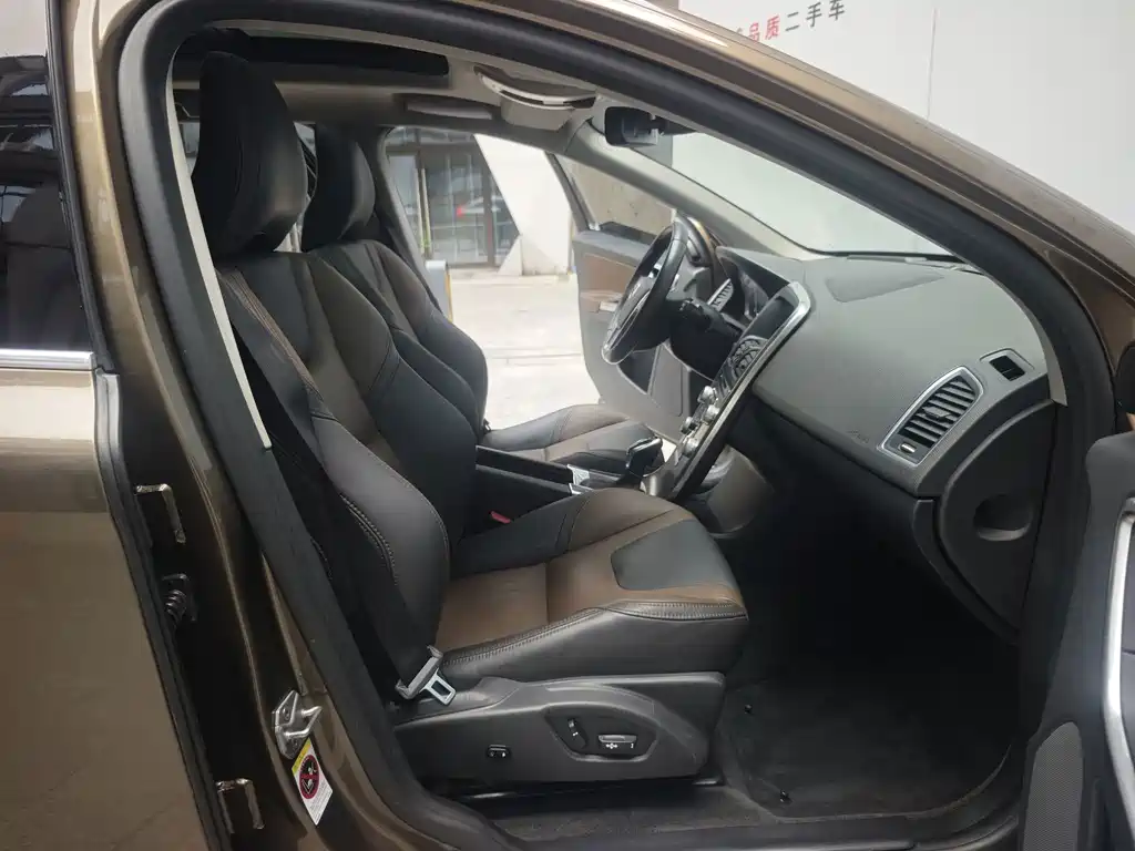 Volvo XC60 — миниатюра 12