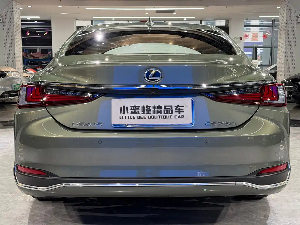 Lexus ES — миниатюра 15