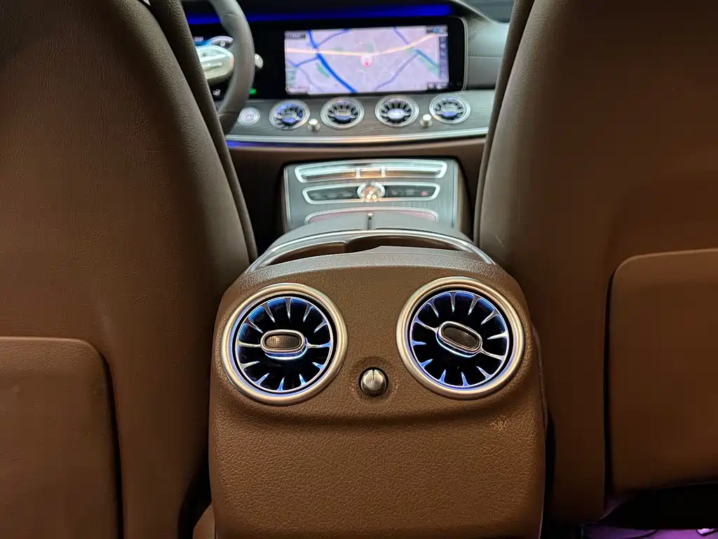 Mercedes-Benz E-Class — миниатюра 15