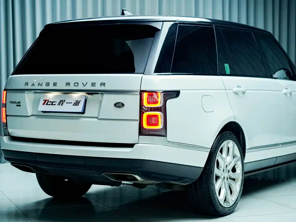 Land Rover Range Rover 2022 3.0 L6 400PS