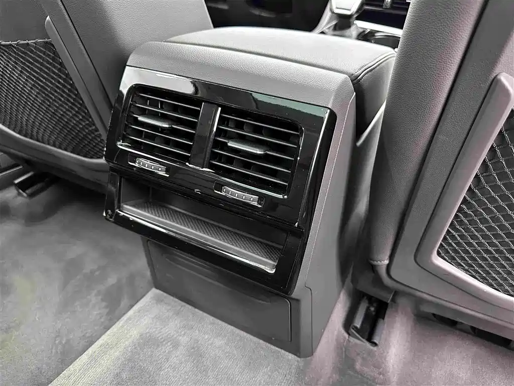 Volkswagen Touareg — миниатюра 22