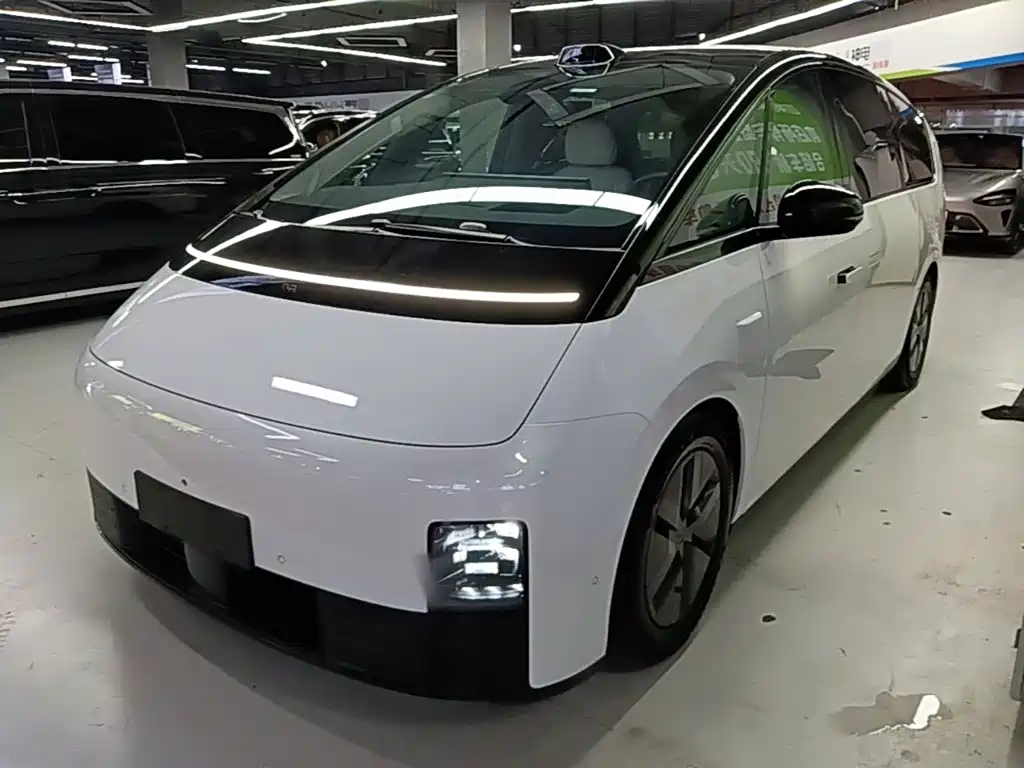 Li Auto Li MEGA — миниатюра 2