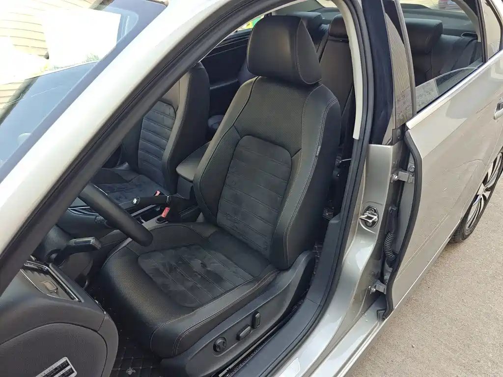 Volkswagen Sagitar — миниатюра 18