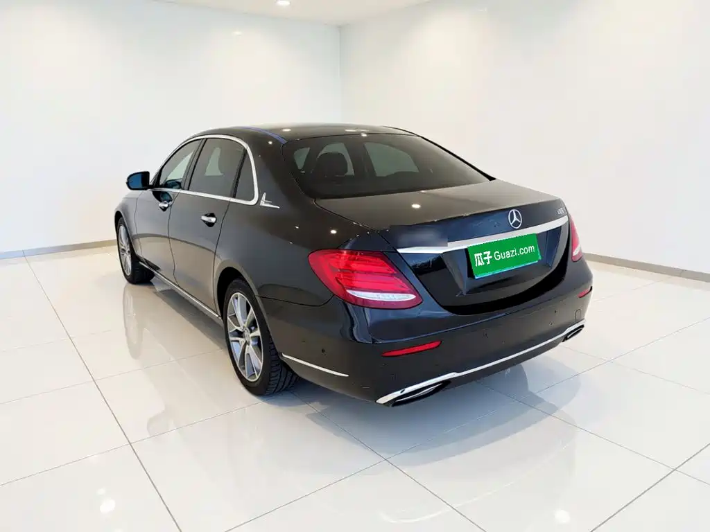 Mercedes-Benz E-Class — миниатюра 4