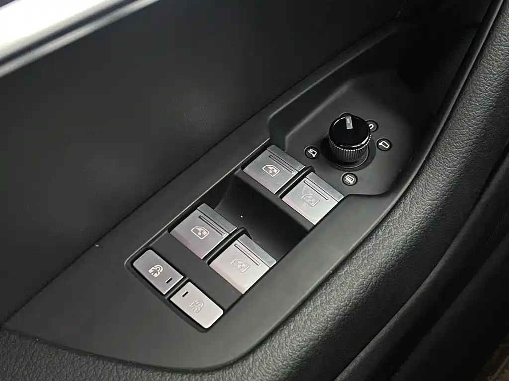 Audi A6L — миниатюра 17