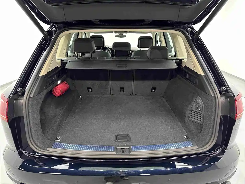Volkswagen Touareg — миниатюра 27