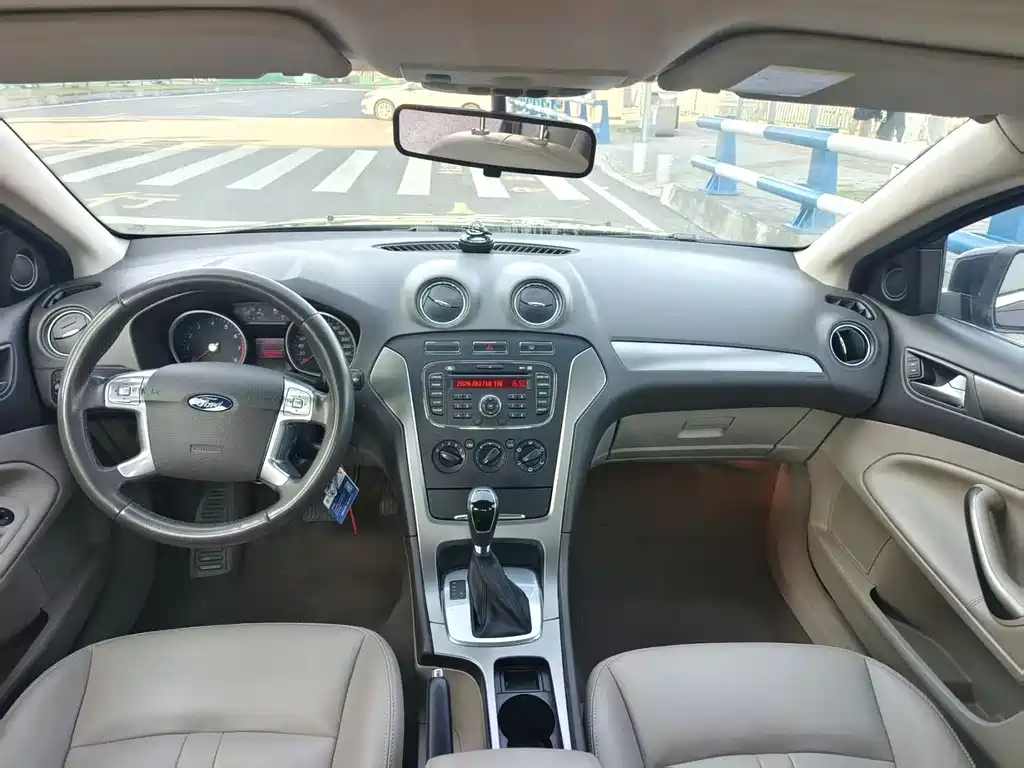 Ford Mondeo — миниатюра 6