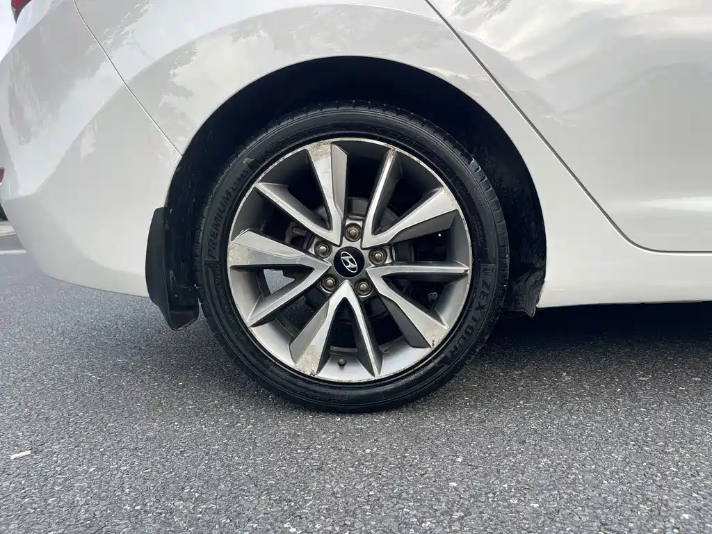 Hyundai Elantra Langdong — миниатюра 25