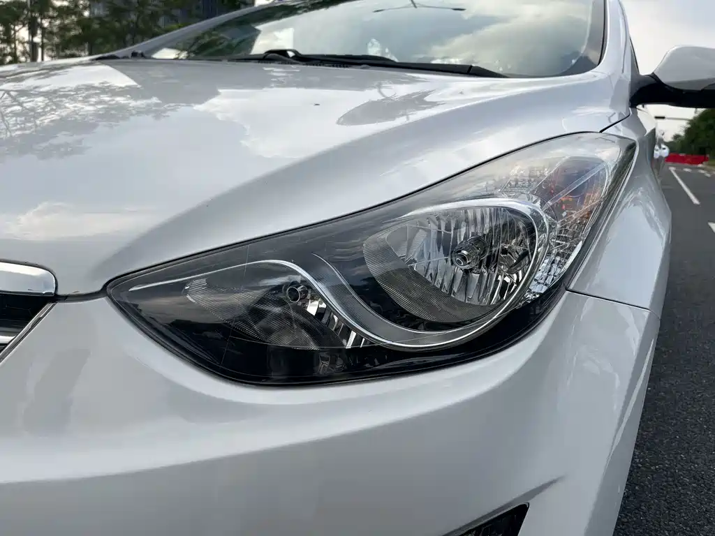 Hyundai Elantra Langdong — миниатюра 20