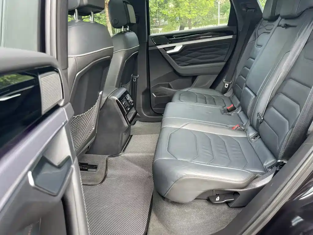 Volkswagen Touareg — миниатюра 11
