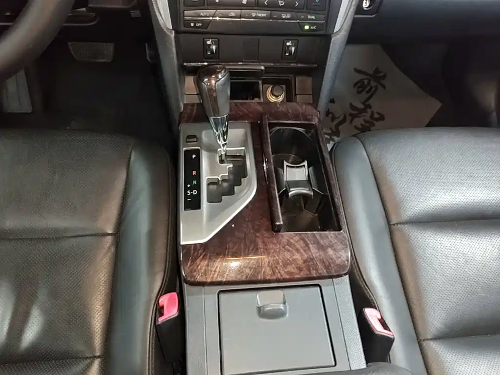 Toyota Camry — миниатюра 14