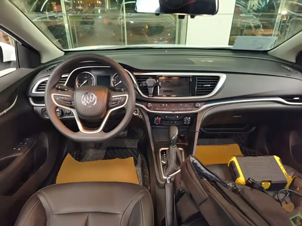 Buick Excelle — миниатюра 10