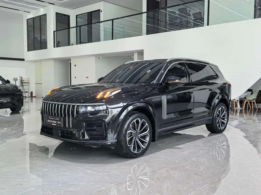 Lynk & Co 09