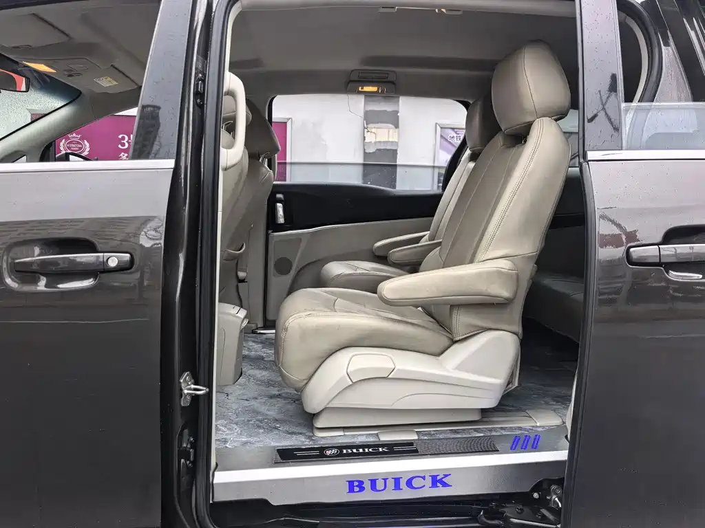 Buick GL8 — миниатюра 11