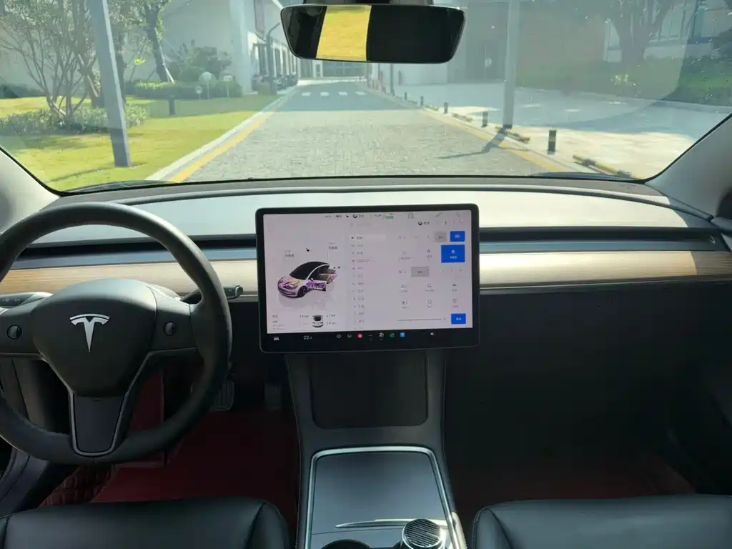 Tesla Model 3 — миниатюра 4
